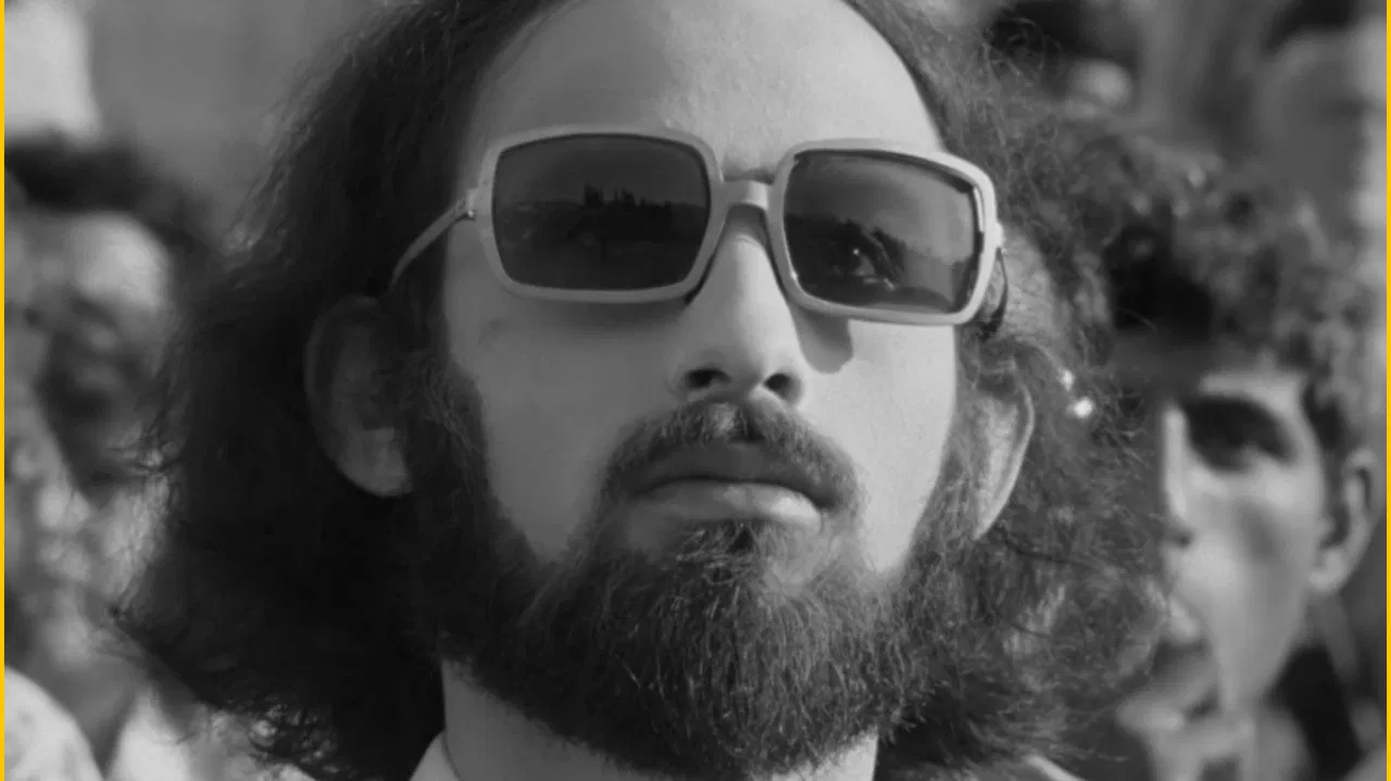 Ha-Met Al Ha-Chai backdrop