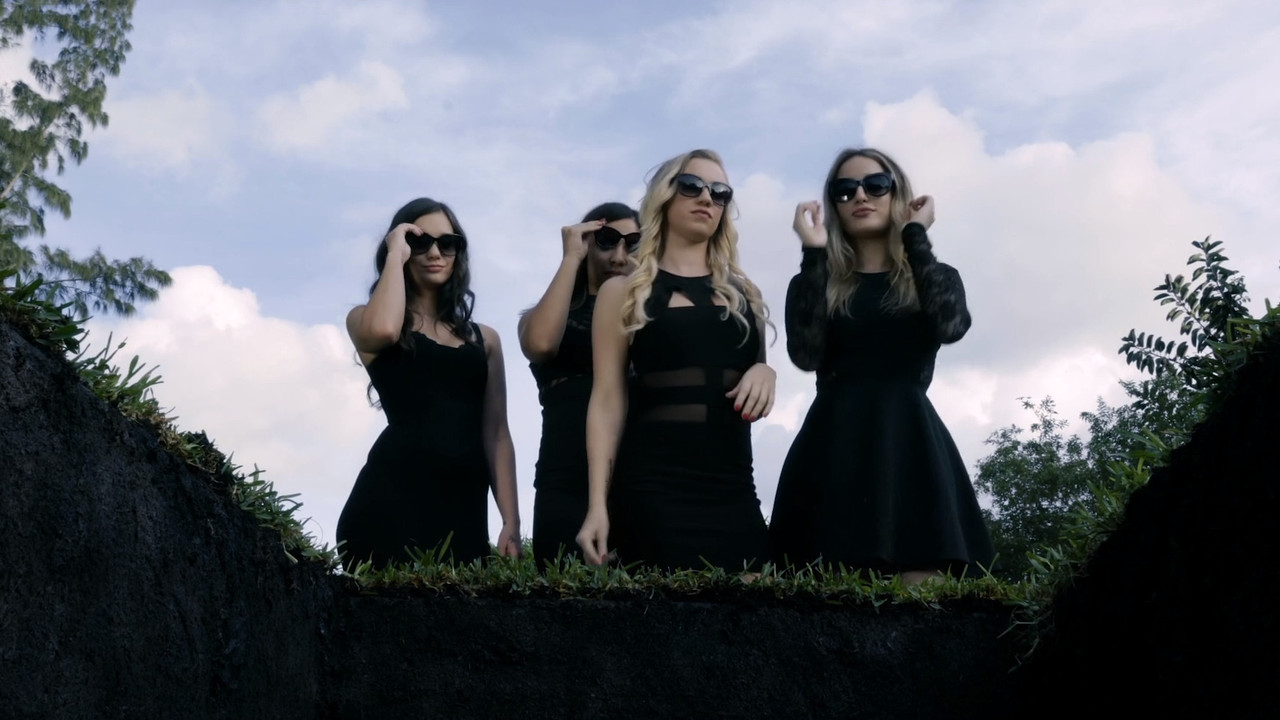 Lay Her Down backdrop