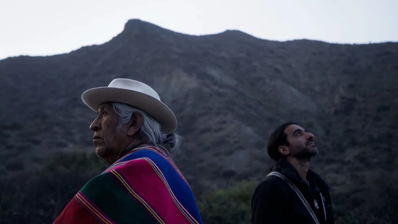 Entre la tierra y el cielo backdrop