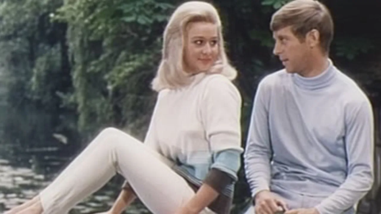 Every Day's a Holiday backdrop