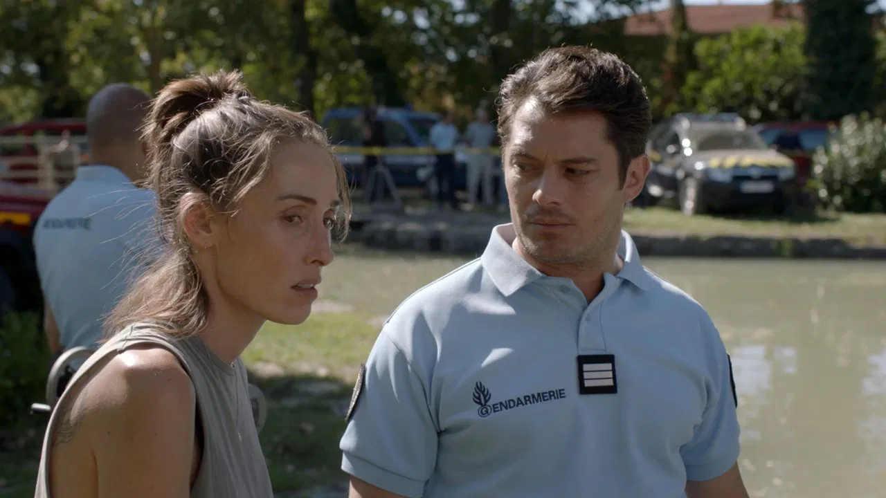 Le Canal des secrets backdrop