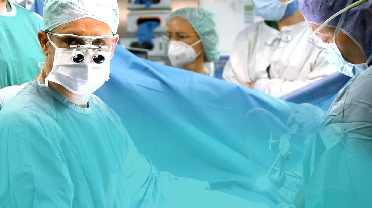 Mit jedem Herzschlag – Leben retten in der Charité backdrop