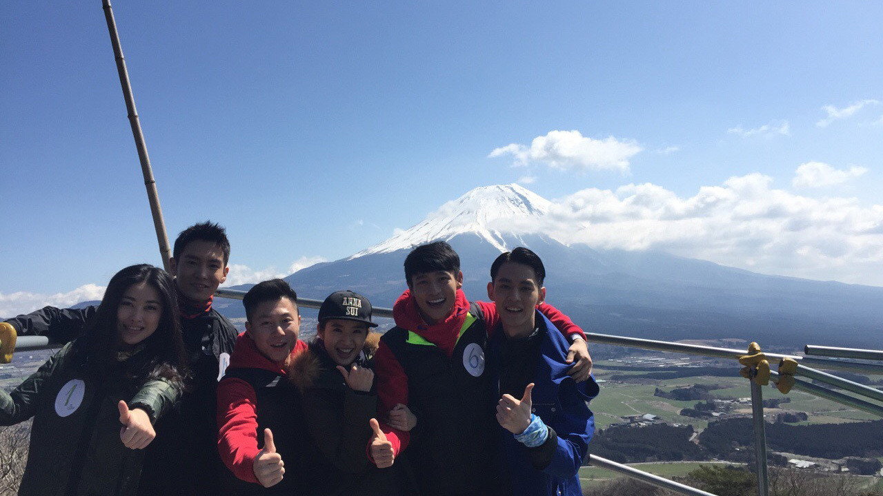 Race the World backdrop