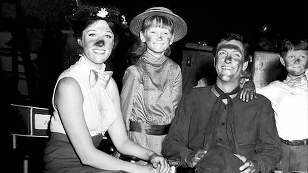 Supercalifragilisticexpialidocious: The Making of 'Mary Poppins' backdrop