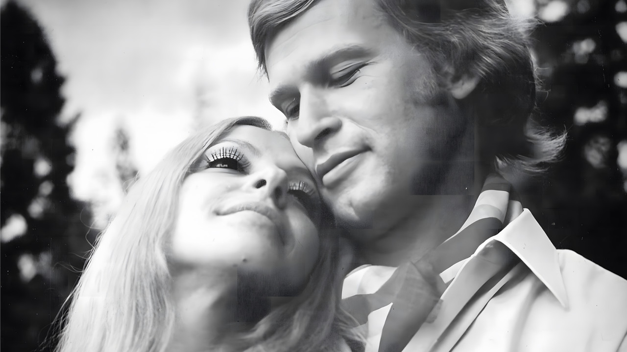 Heads or Tails backdrop