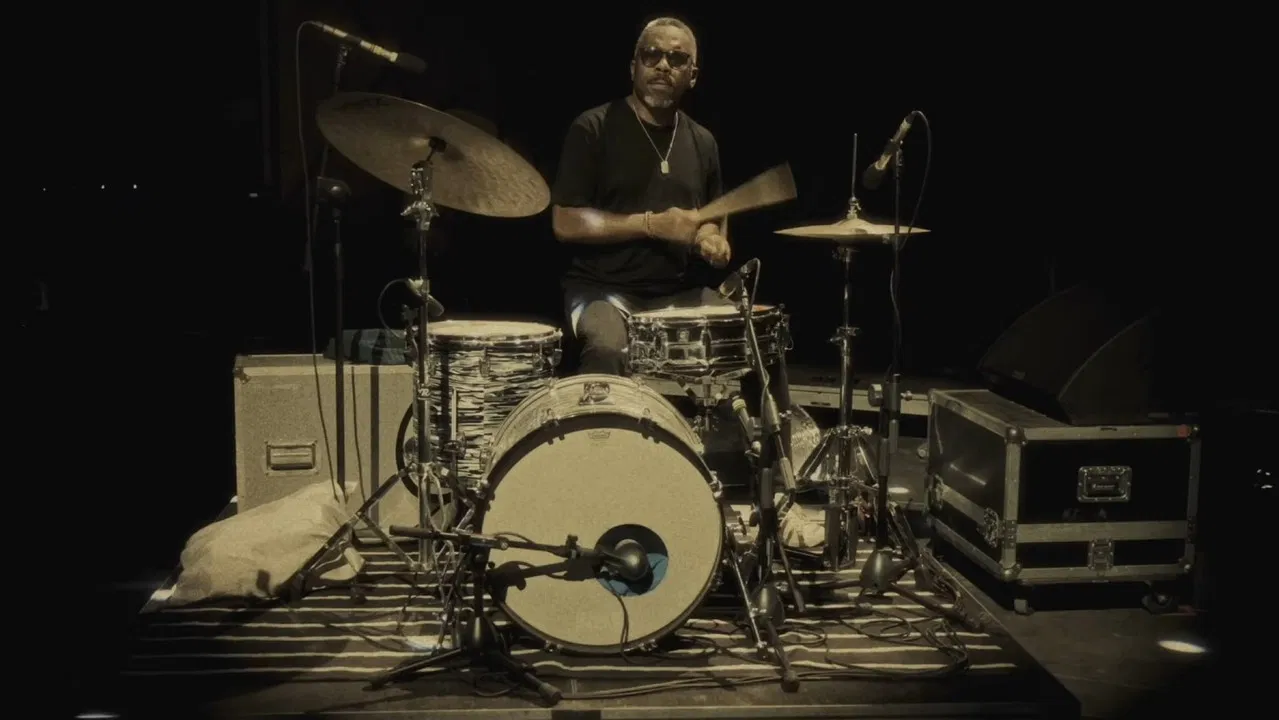 The Fearless Flyers // Live in Italy backdrop