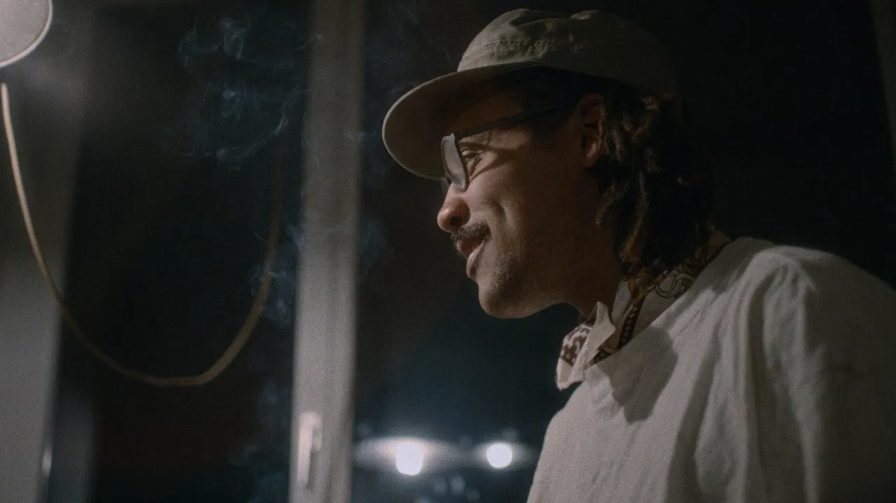 I Love You, I Leave You backdrop