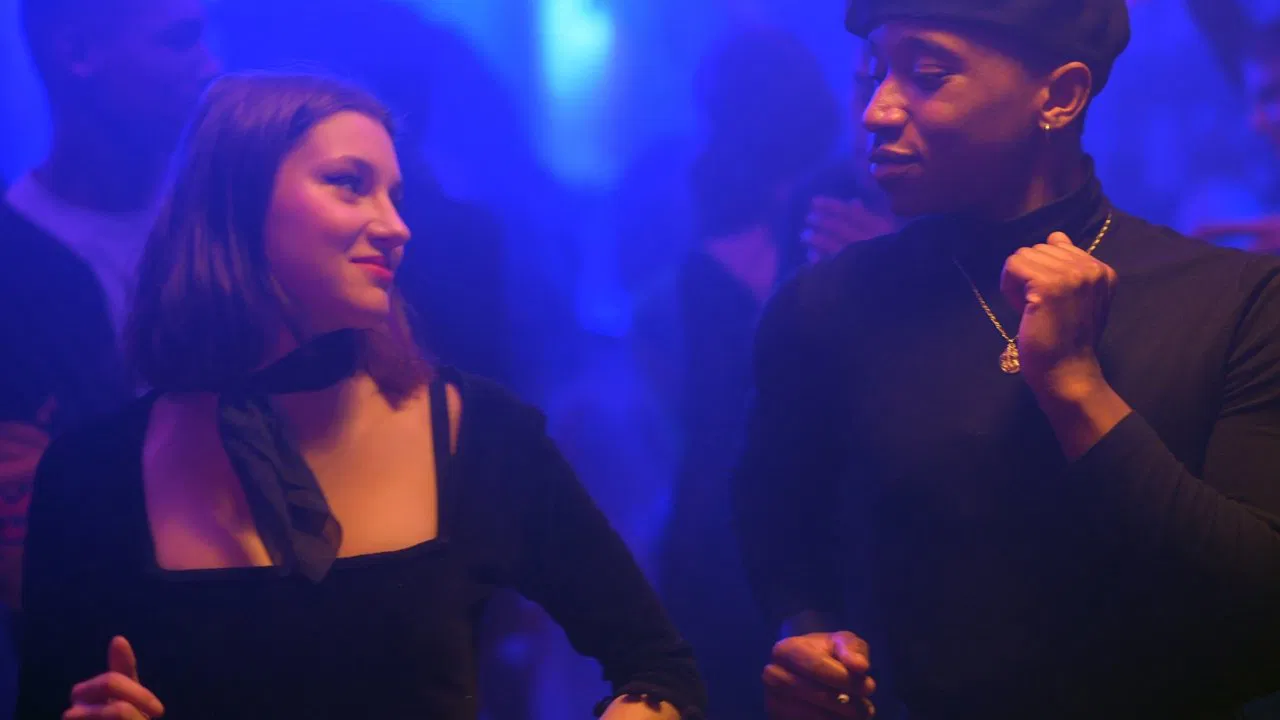 Stella in Love backdrop