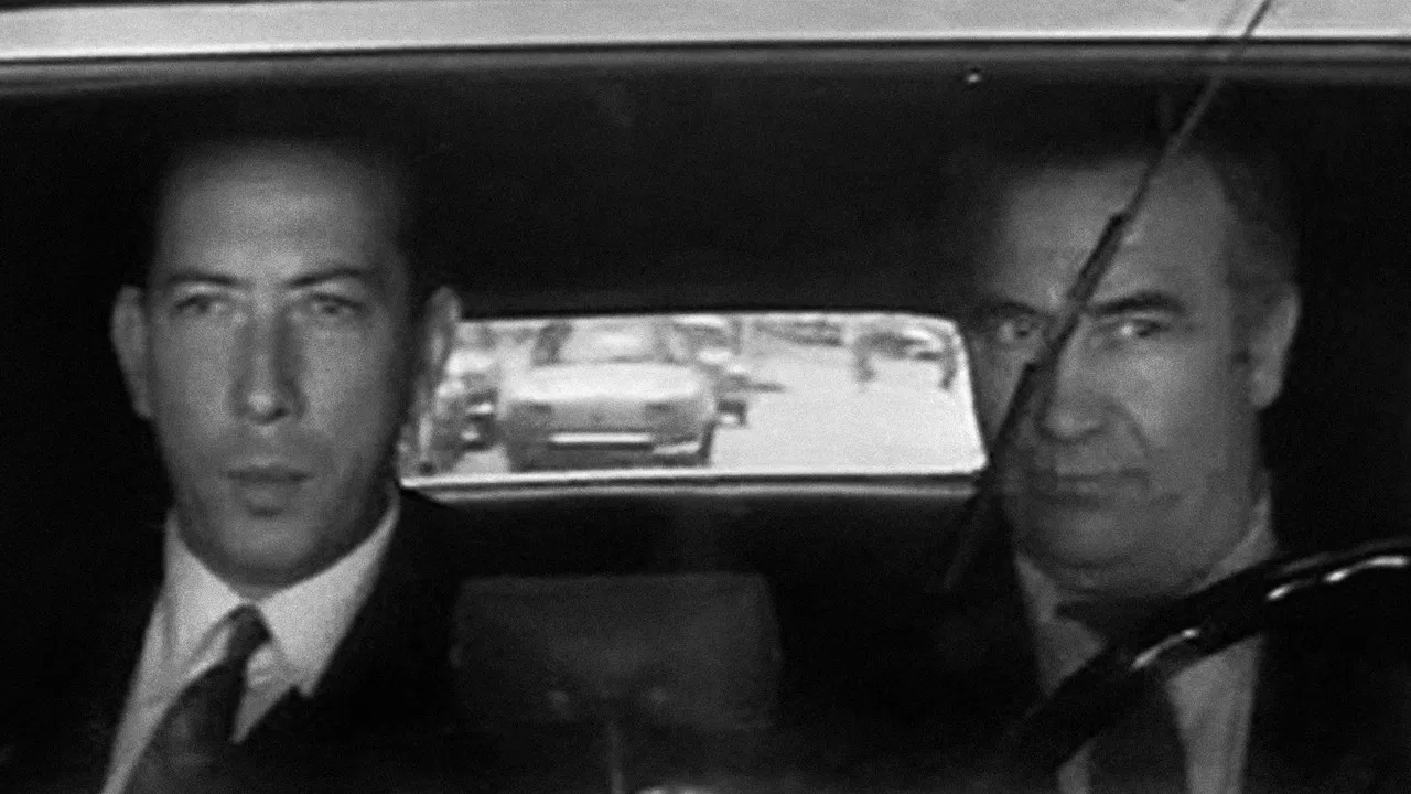 La parole est au témoin backdrop