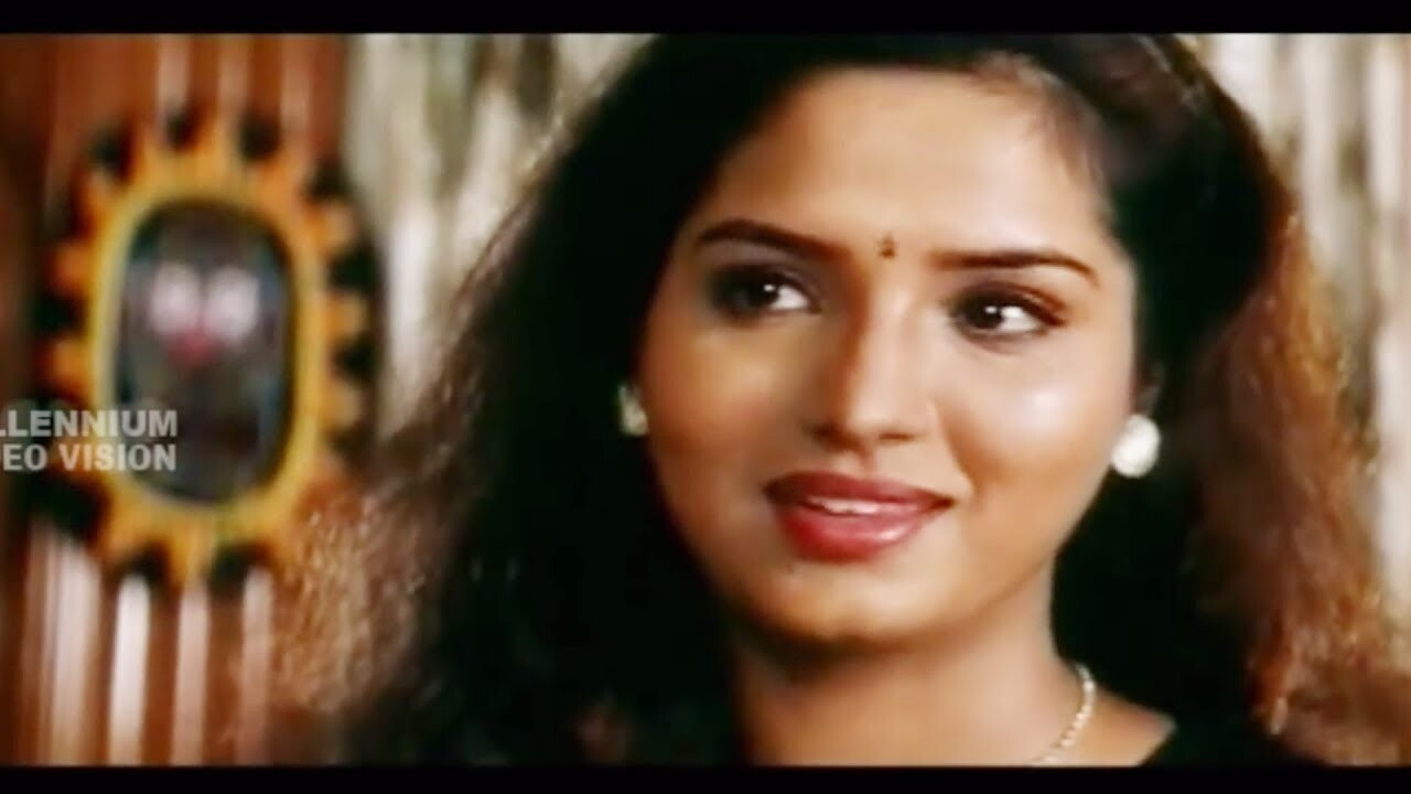 Malabaril Ninnoru Manimaaran backdrop