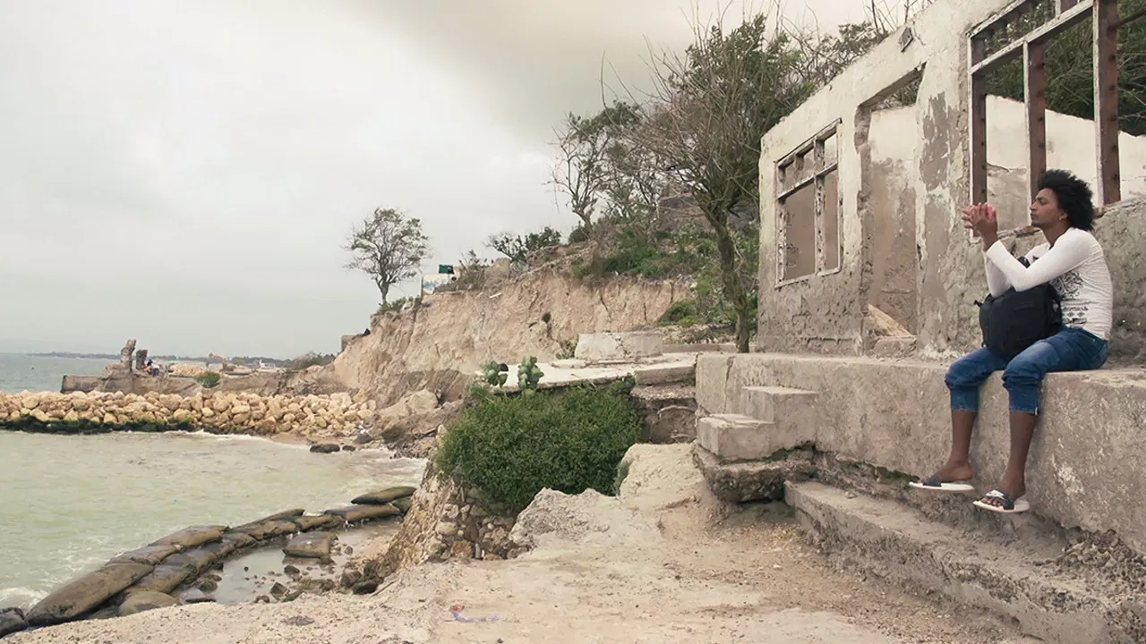 I'm Cris from Tierra Bomba backdrop