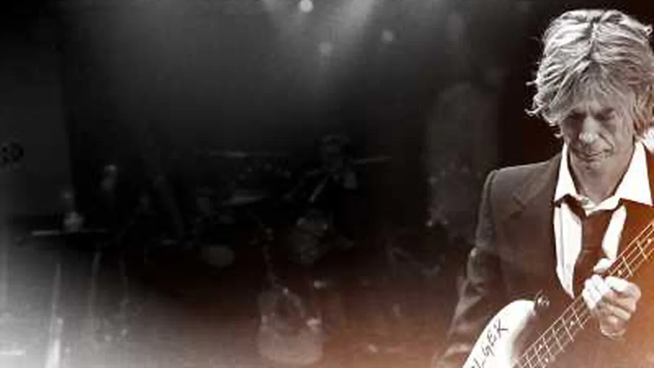 It's So Easy and Other Lies backdrop