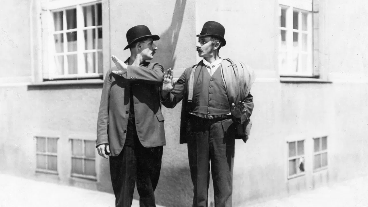 The Lovers of an Old Criminal backdrop