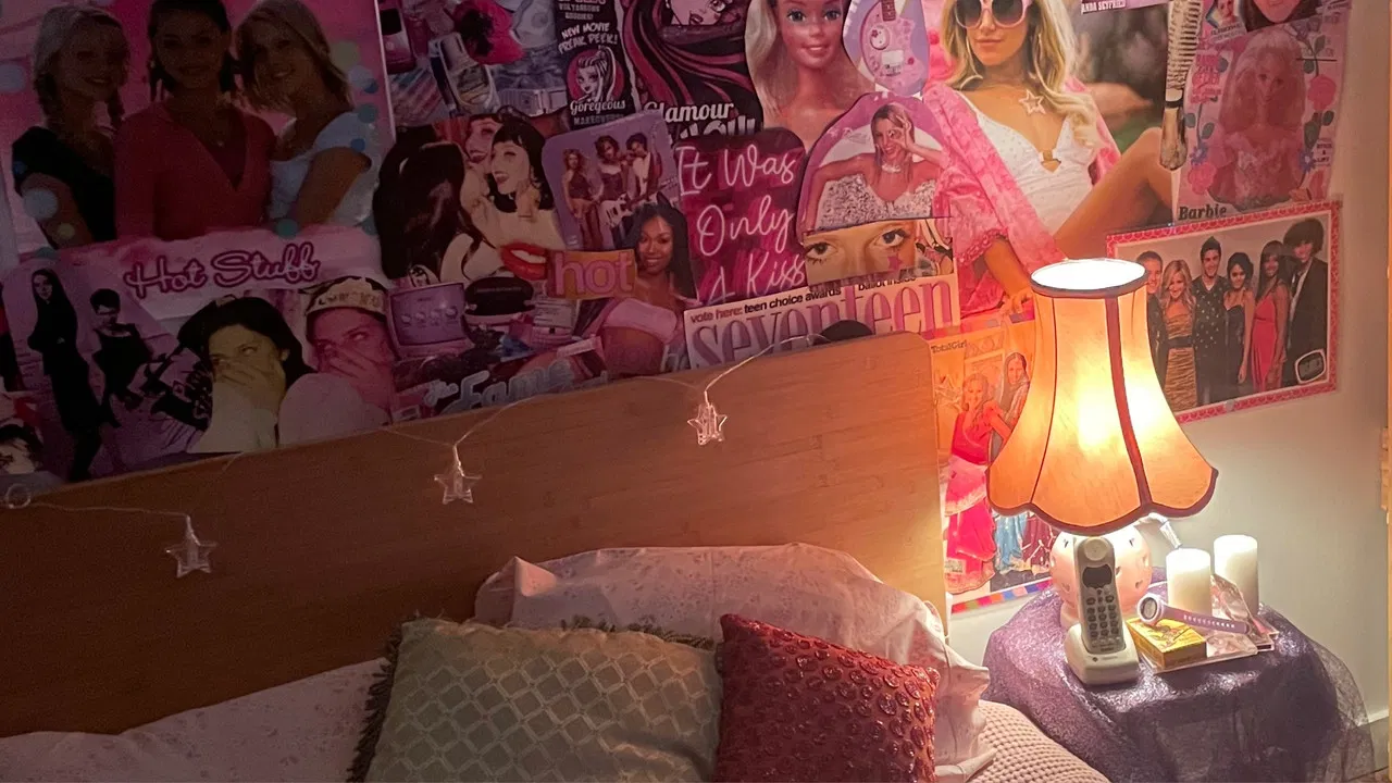 First Kiss Or Die backdrop