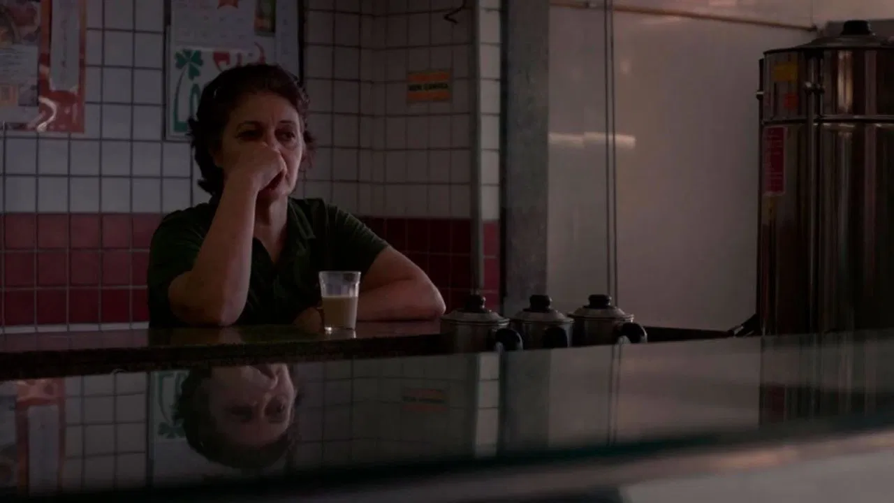 Por la ventana backdrop