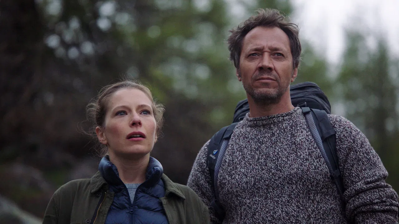 Jusqu'à ce que la mort nous unisse backdrop