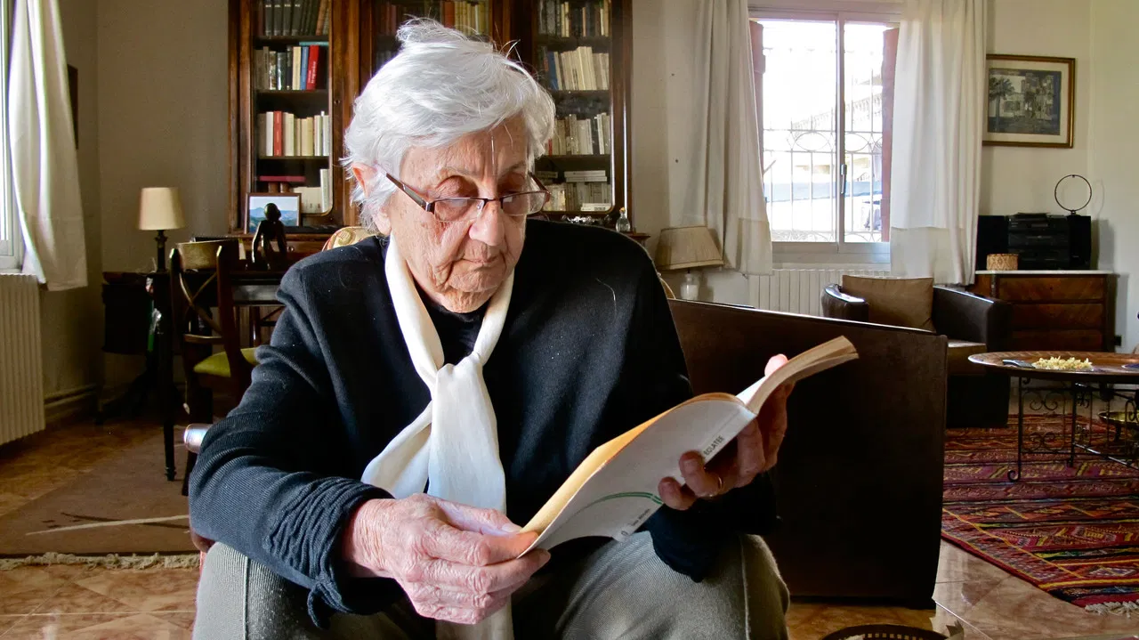 Résistantes backdrop