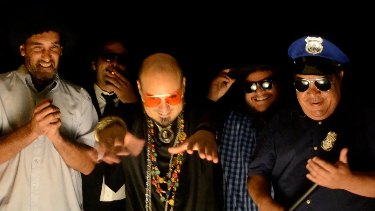 El Fondo's Ideologies backdrop