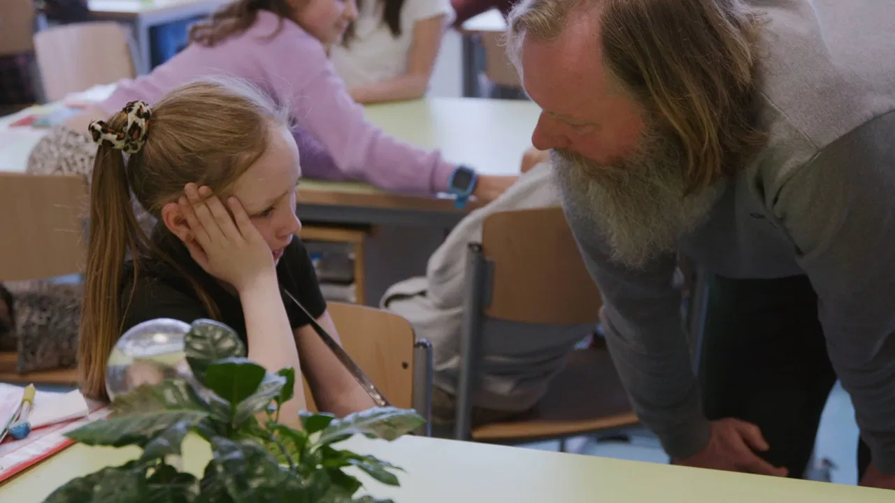 Zijwaarts de klas in backdrop