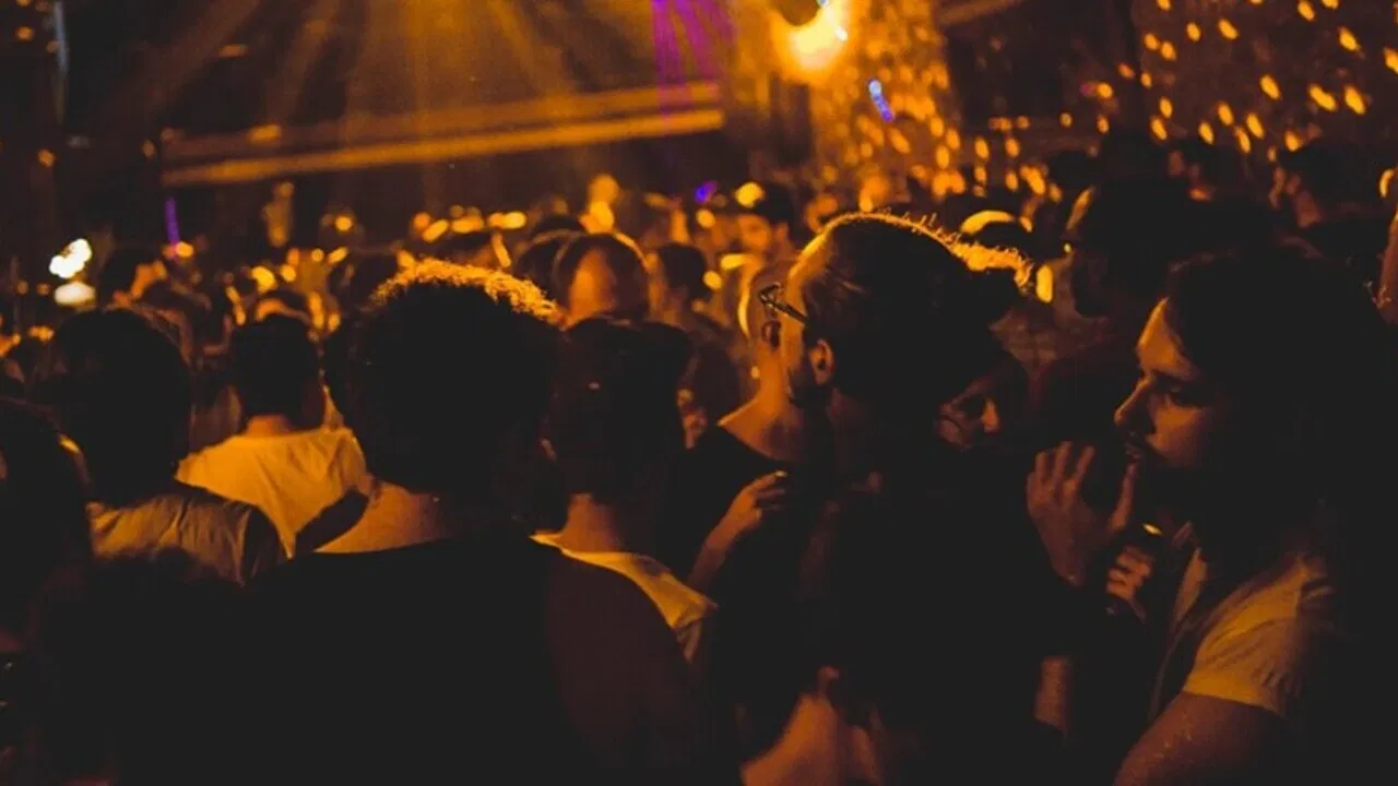 Música+Amor+Dança+Sodomia backdrop