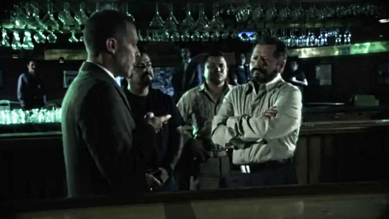 Chuy y Mauricio: El Chrysler 300 Part V backdrop