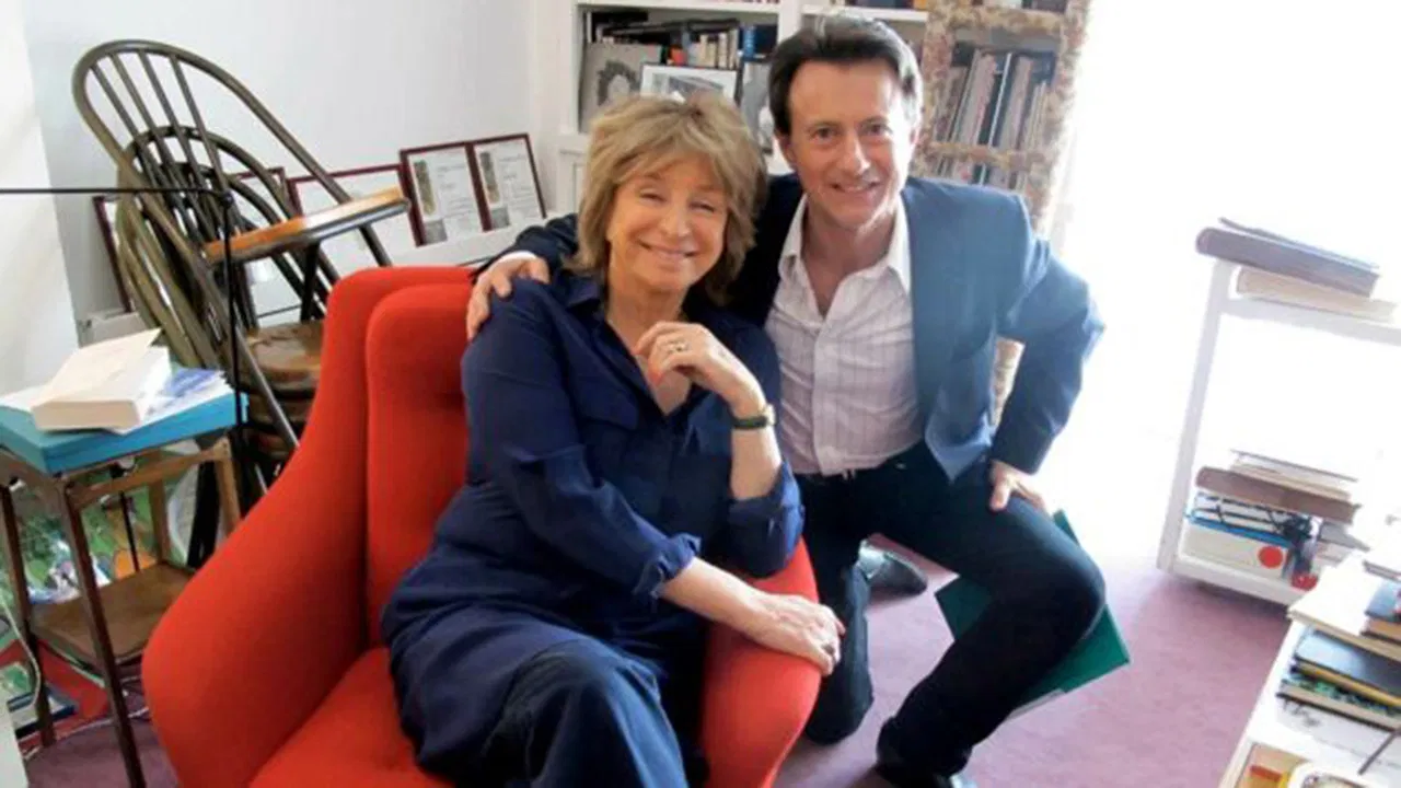 Gaumont, en effeuillant la marguerite backdrop