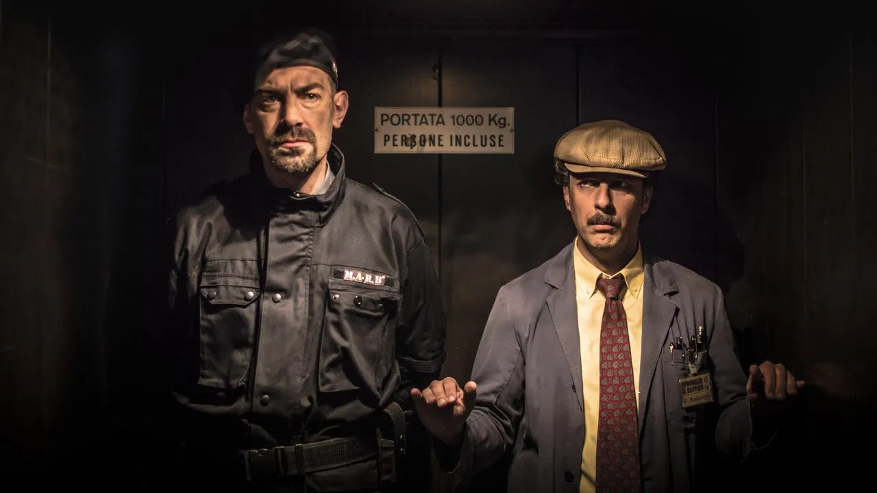 Frontaliers Disaster backdrop