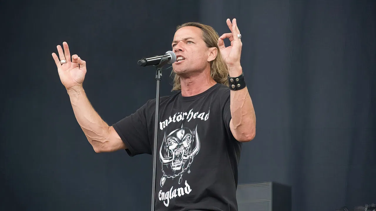 Ugly Kid Joe - Stairway To Hell backdrop