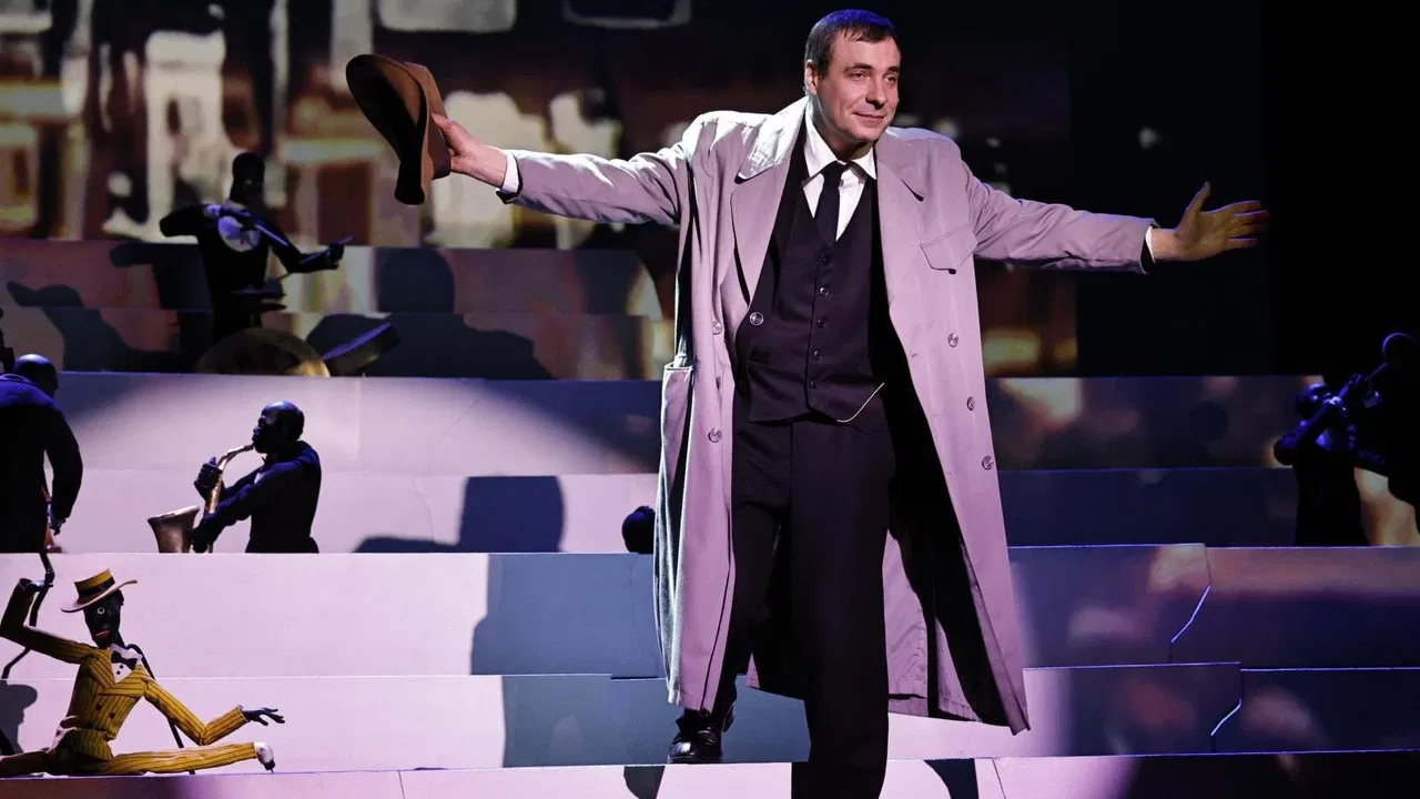 I, Sergei Obraztsov backdrop