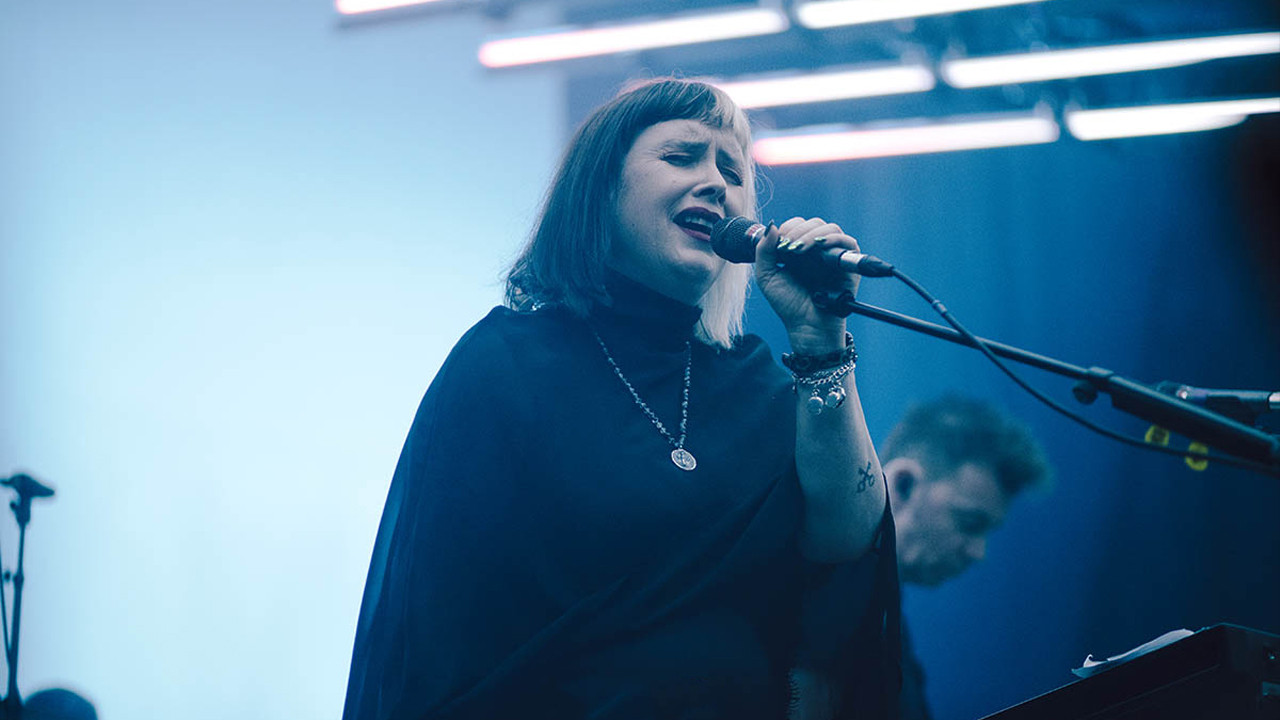 Slowdive: Echoes with Jehnny Beth backdrop