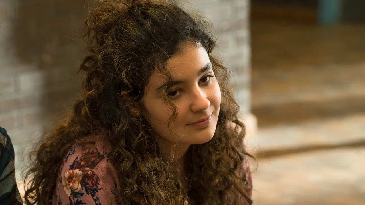 Ma fille tu seras libre backdrop