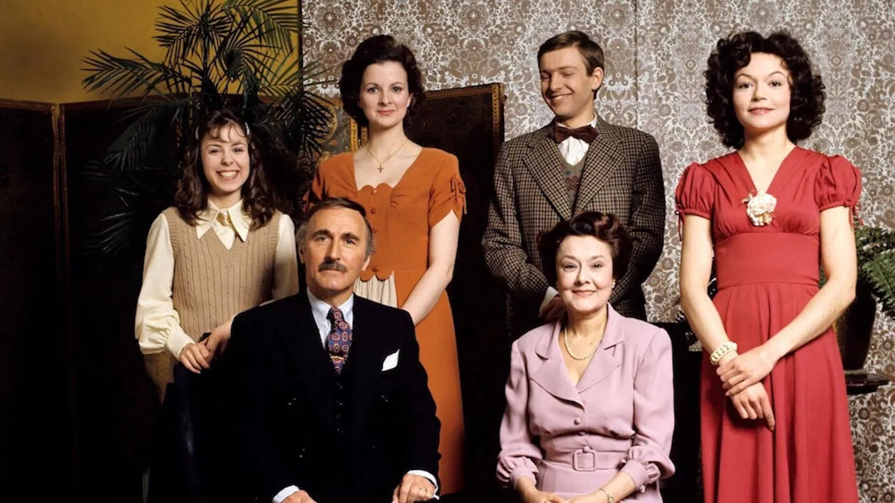 La Petite Patrie backdrop