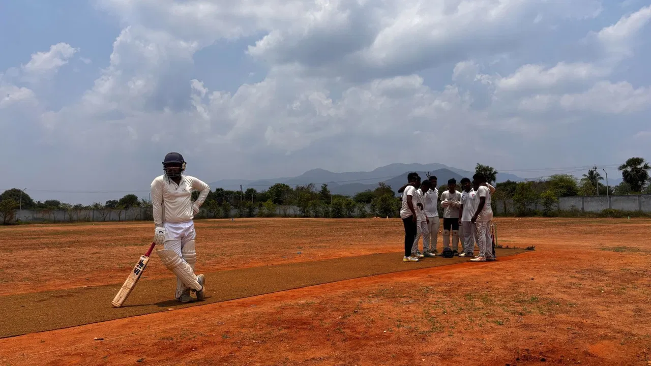 Unnai Arindhaal backdrop