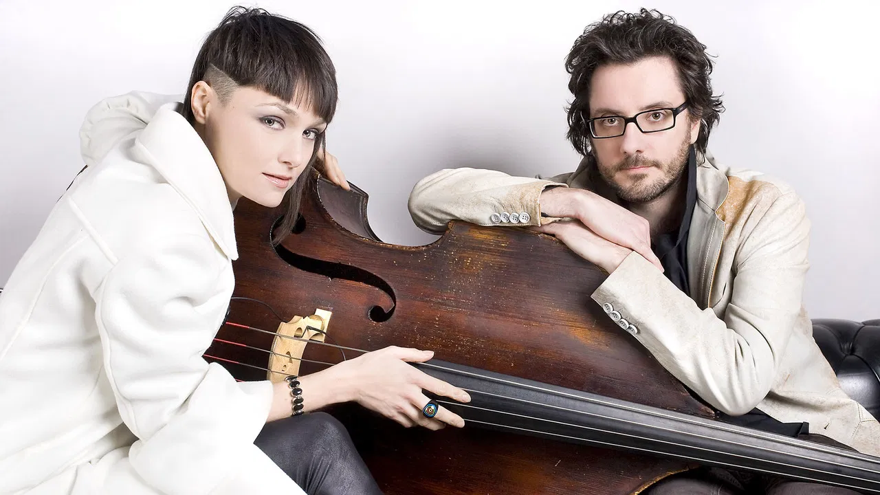 Musica Nuda - Live In Paris backdrop