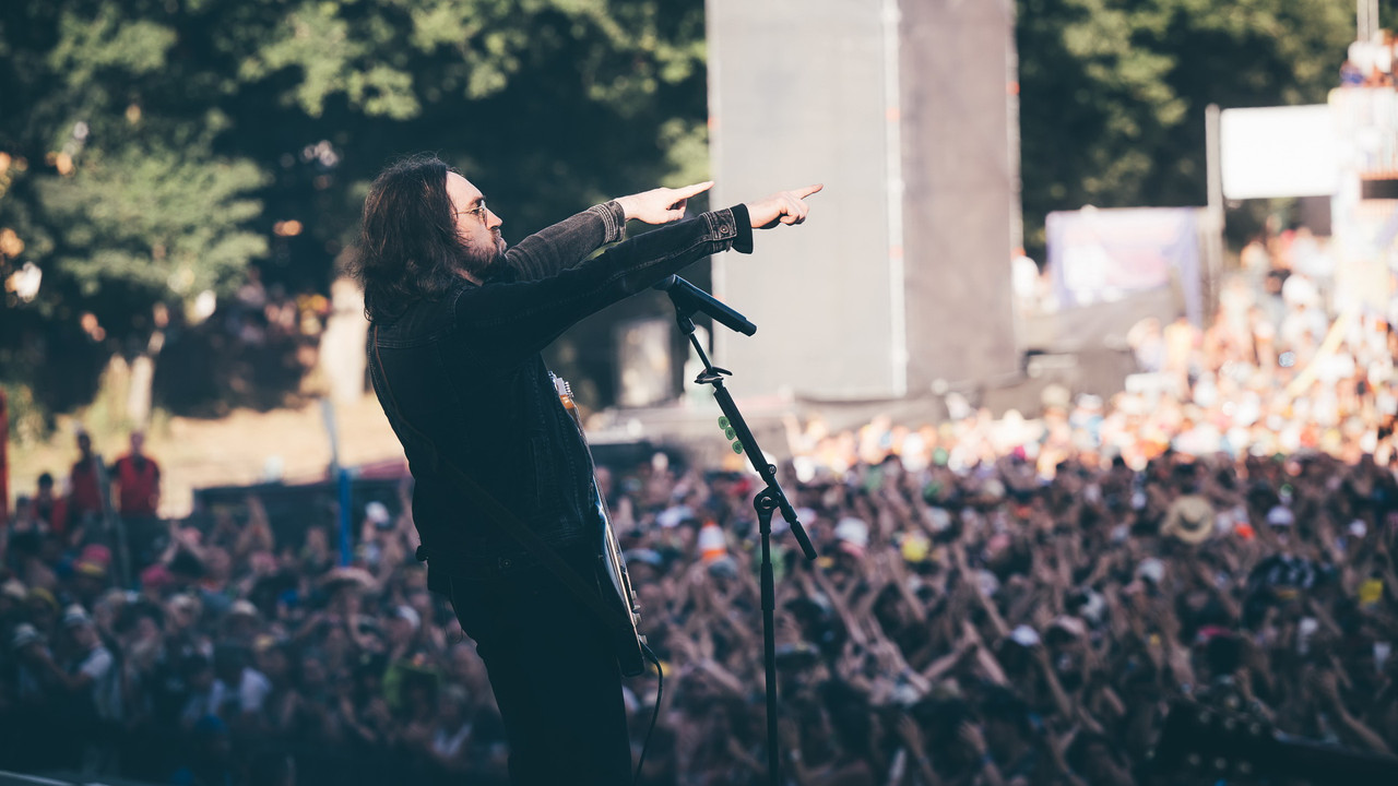 Matmatah en concert aux Vieilles Charrues 2022 backdrop