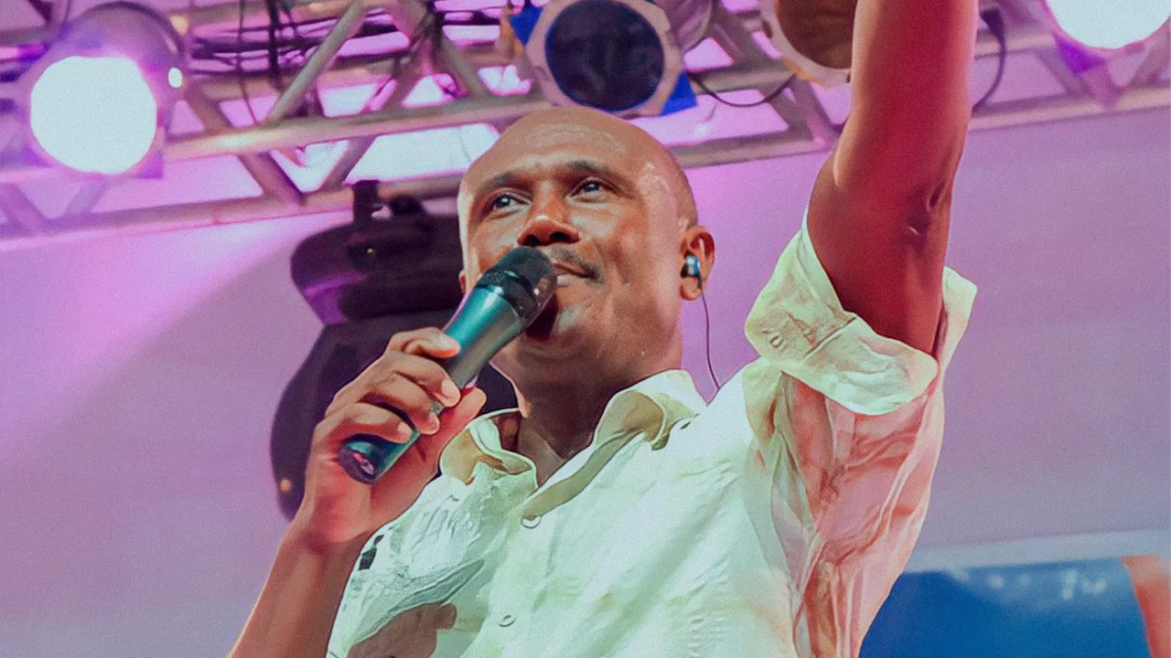 Irmão Lázaro - Testemunho e Louvor backdrop