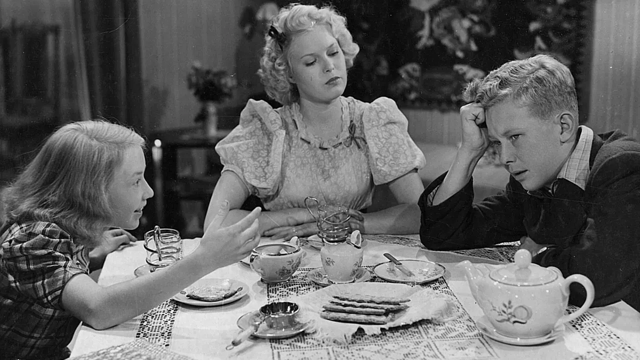 Suomisen Olli rakastuu backdrop