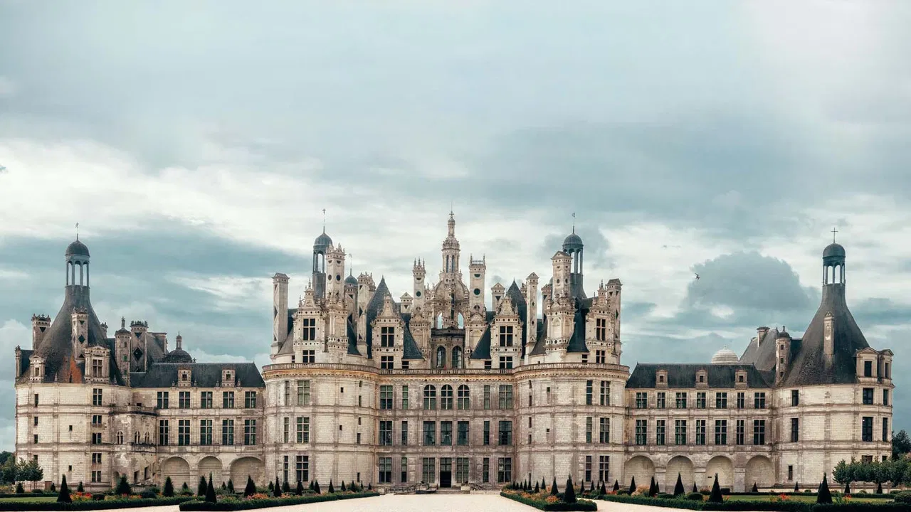Les Codes de Chambord backdrop