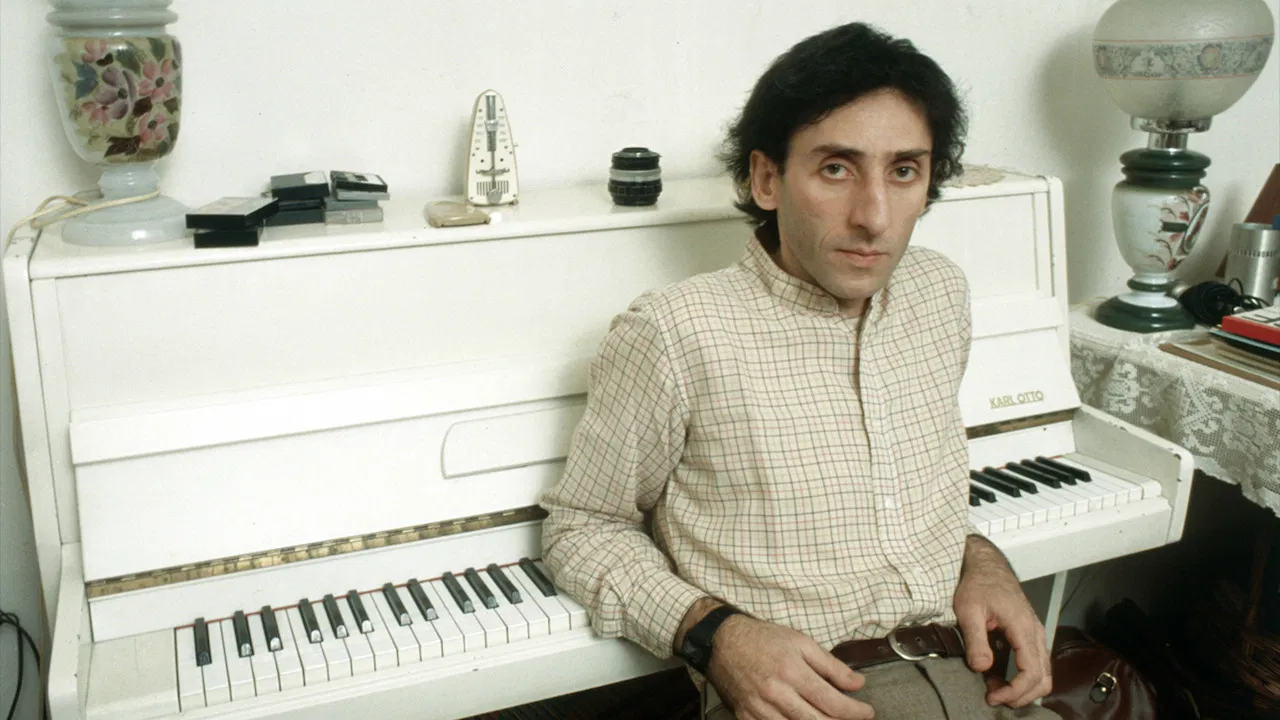 Franco Battiato: Dal cinghiale al cammello backdrop