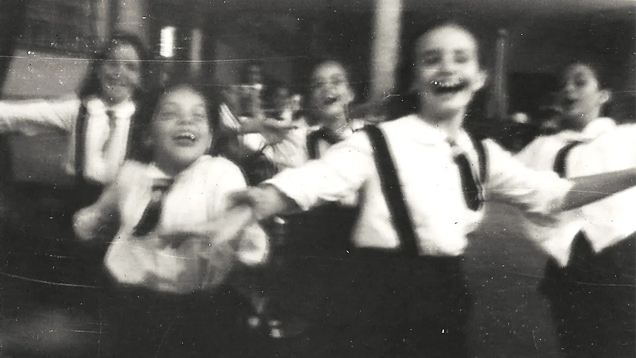 Amaro: O Colégio da Memória backdrop