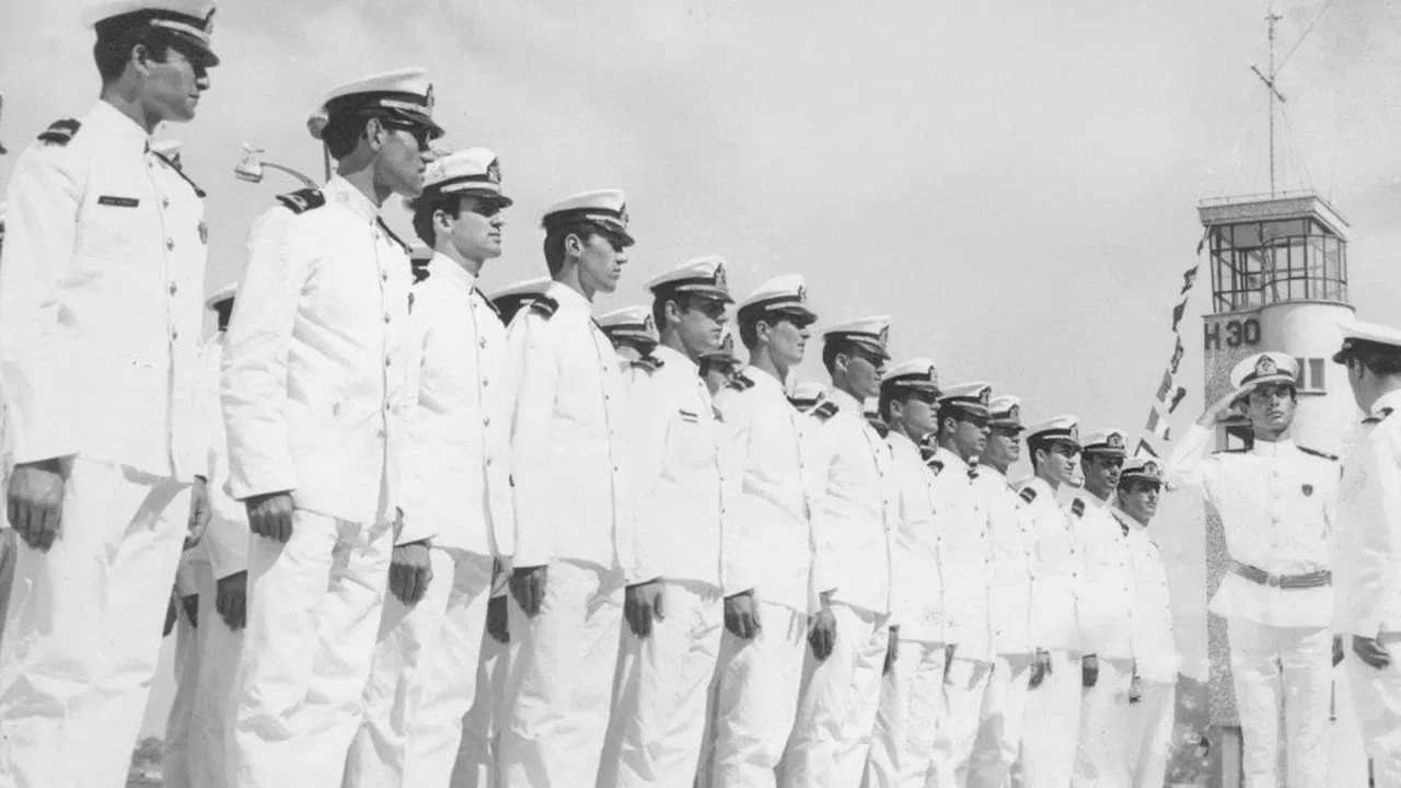 Denizciler Geliyor backdrop