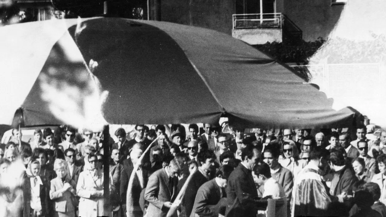 Le chiavi di una storia - La comunità dell'Isolotto backdrop