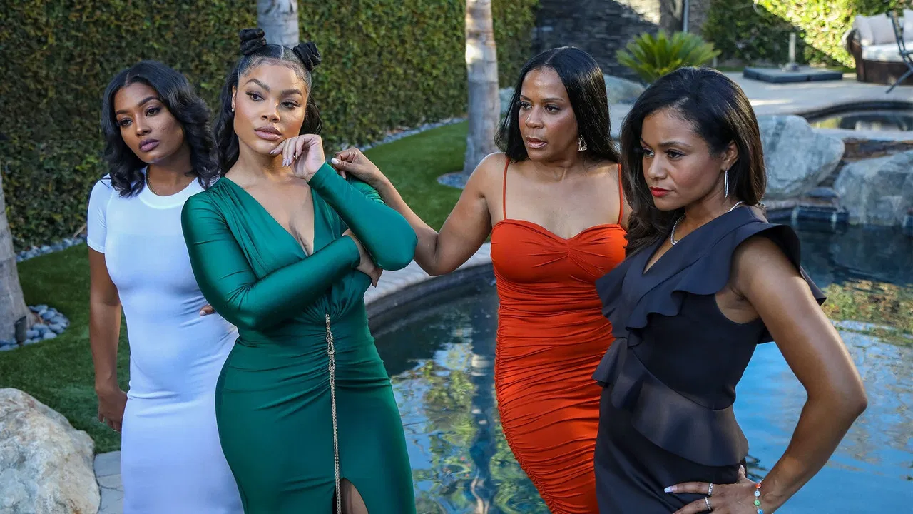 Notorious Queens backdrop