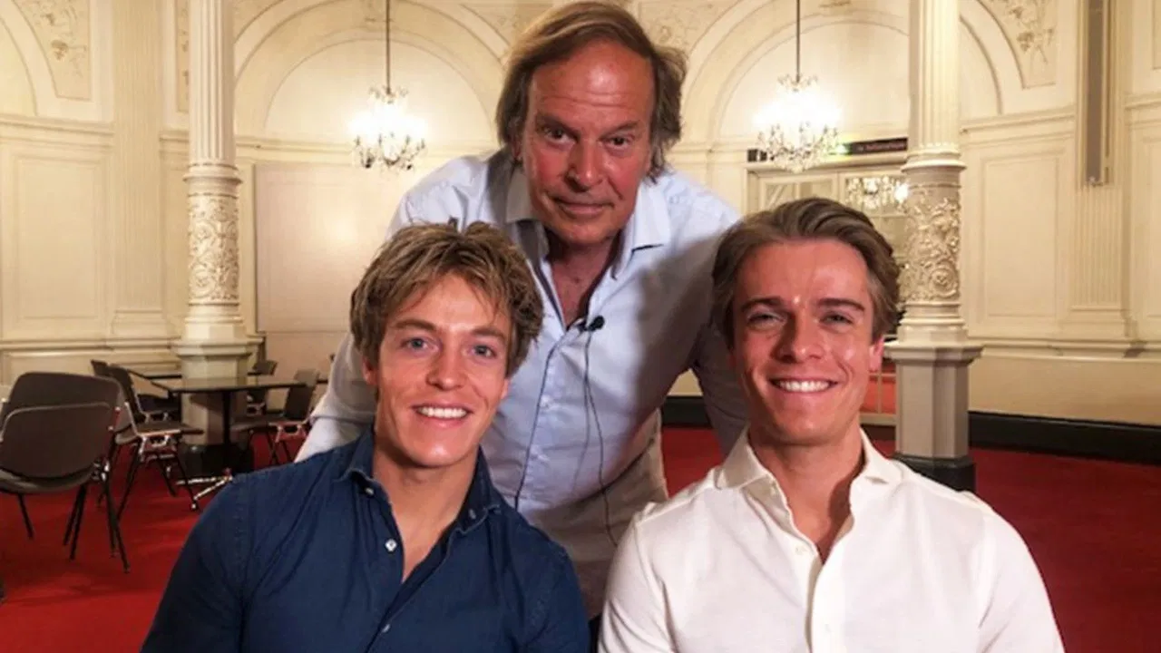 Lucas en Arthur Jussen op wereldtournee backdrop