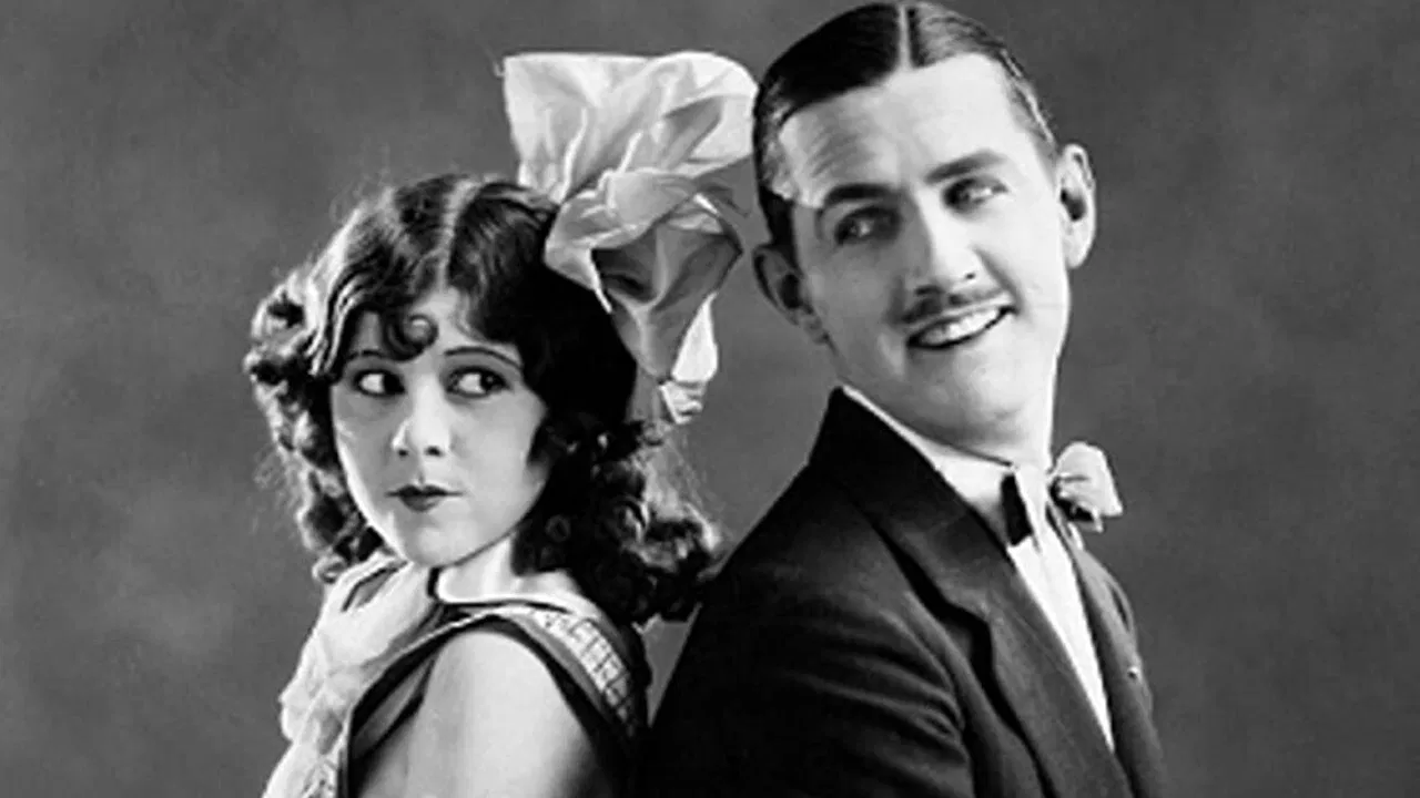 The 'Fraidy Cat backdrop