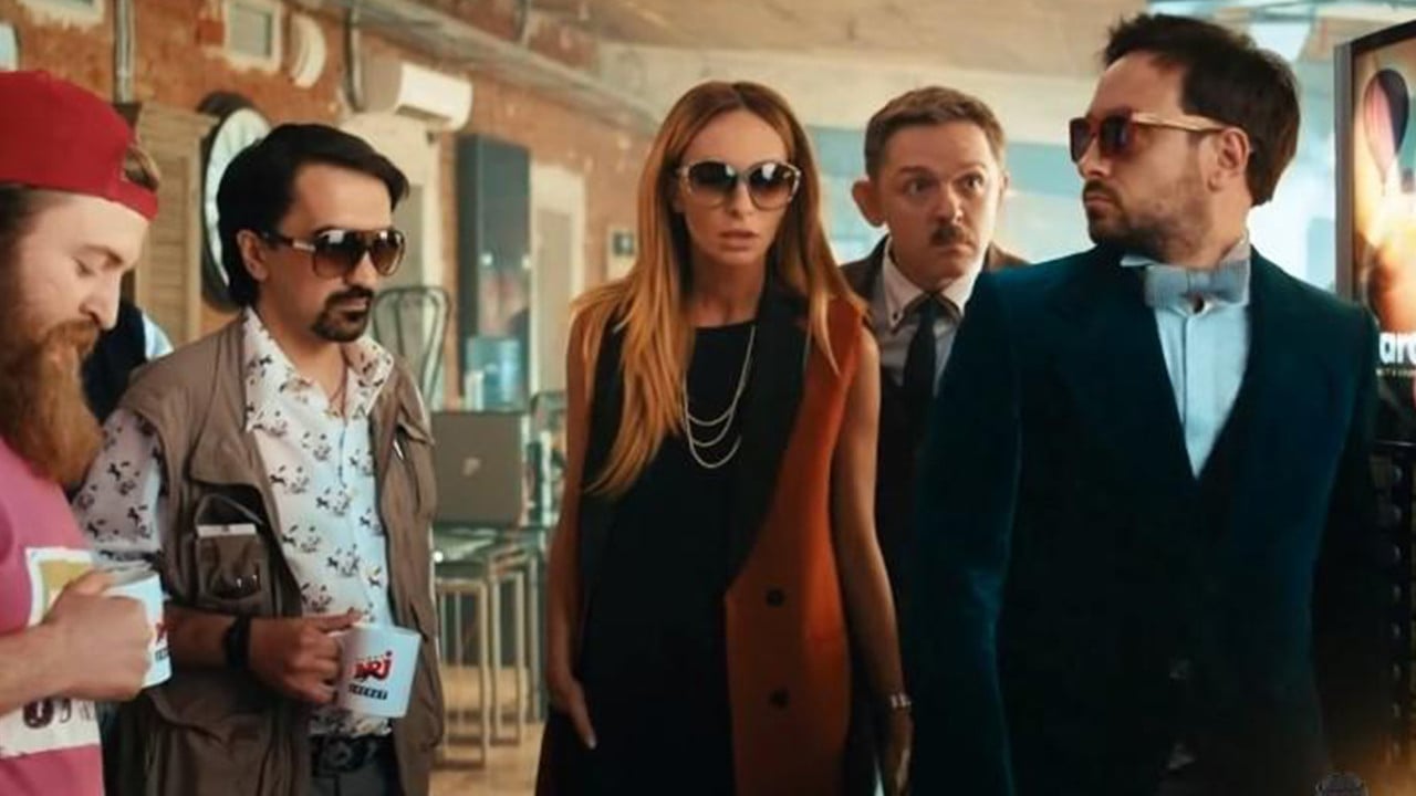 Double Trouble backdrop