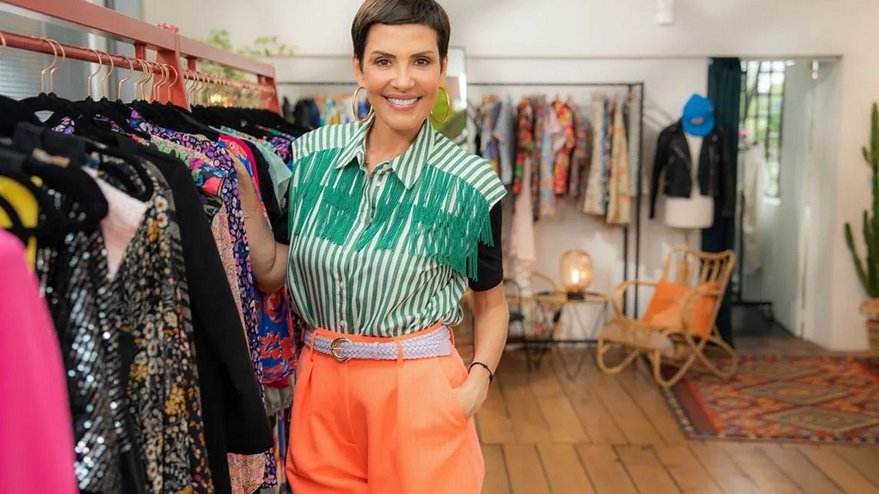 Dressing challenge backdrop