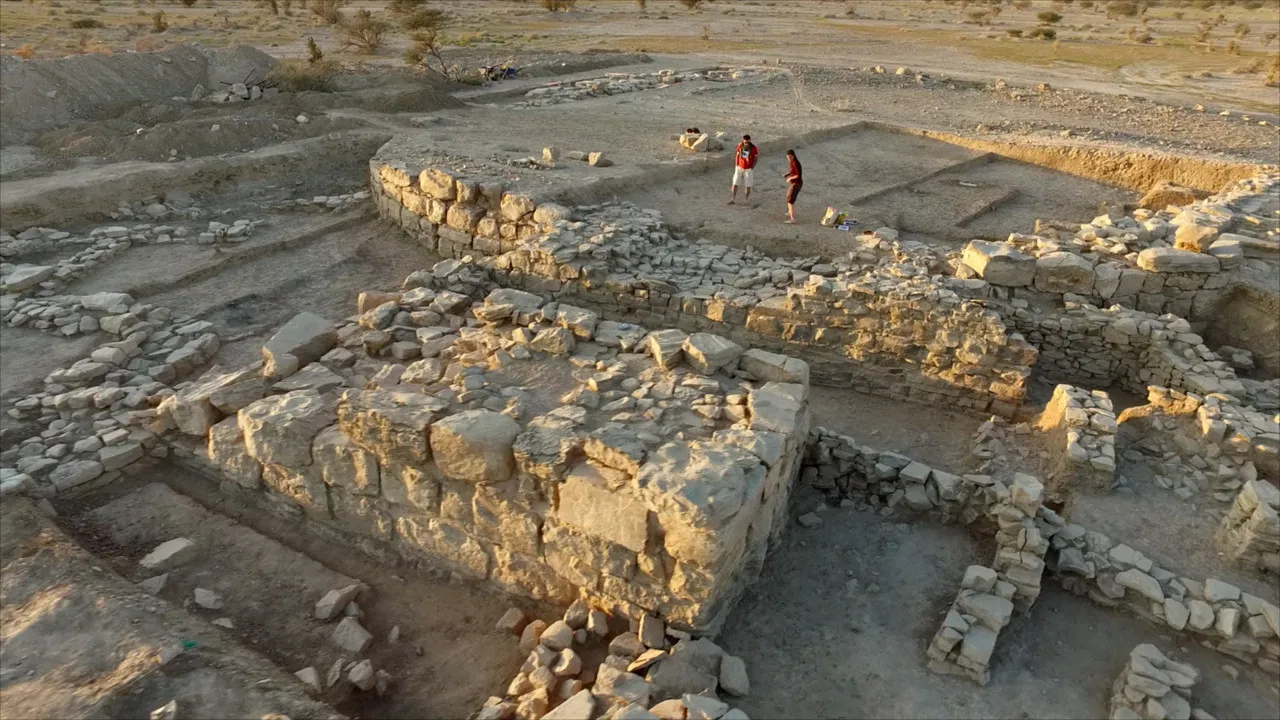 Oman - The Treasure of Mudhmar backdrop