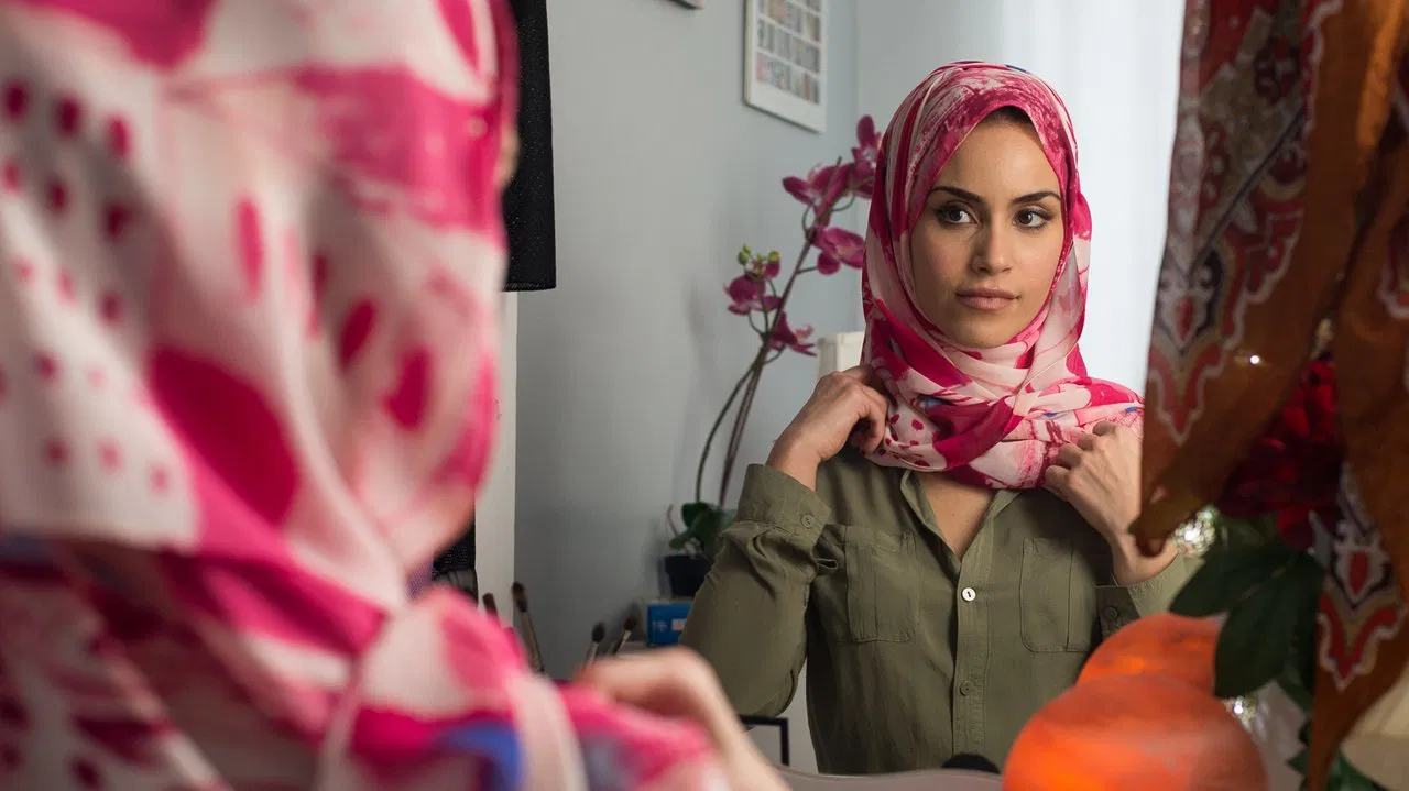 Becoming Burlesque backdrop