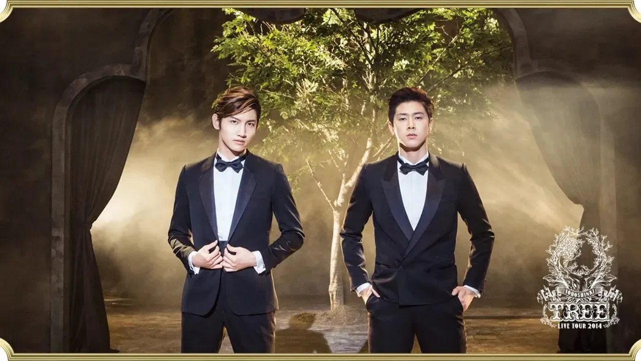 TVXQ! LIVE TOUR 2014 ~TREE~ backdrop